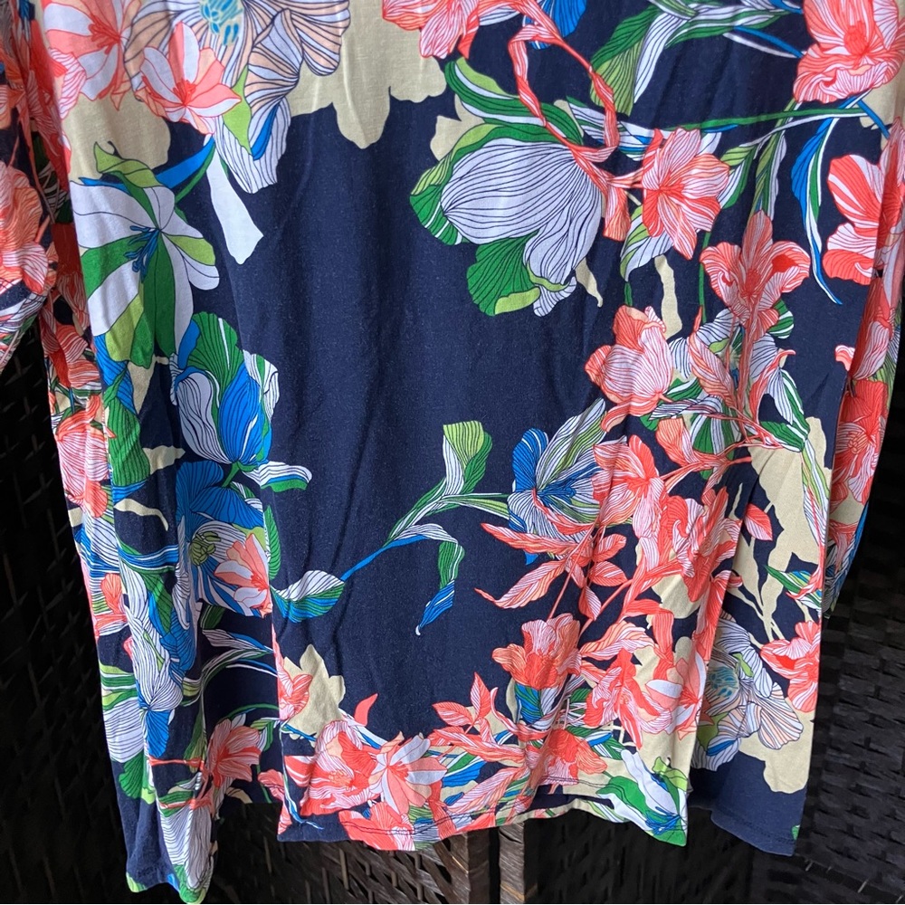 Chico's Blue Floral Short Sleeve Tee Top Blouse Womens 2 Large - Picture 6 of 8